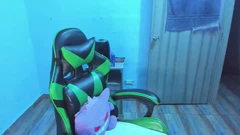 Snapshot of zafirocum chatting on 01.06.26 BiG Zafiro online show from 01.06.26