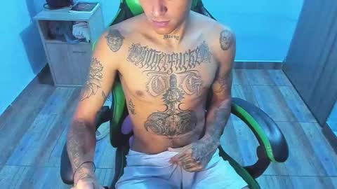 Snapshot of zafirocum chatting on 01.08.26 BiG Zafiro online show from 01.08.26