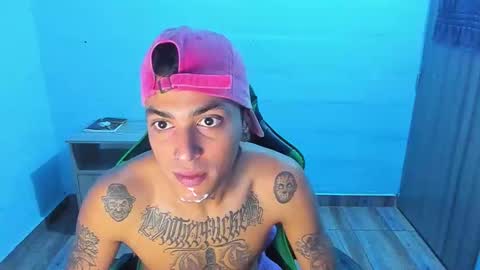 Snapshot of zafirocum chatting on 01.12.26 BiG Zafiro online show from 01.12.26