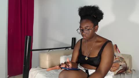 Snapshot of zahhysims chatting on 01.09.25 zahhy online show from 01.09.25