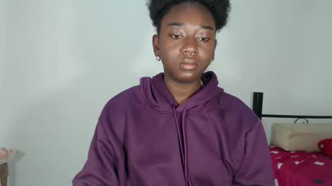 Snapshot of zahhysims chatting on 02.18.25 zahhy online show from 02.18.25