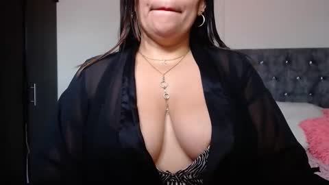 Zahi ... wants to play with everyone...yessss online show from 10.09.25