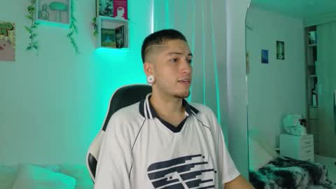 Snapshot of zahir_raw chatting on 05.31.26 Zahir Raw online show from 05.31.26