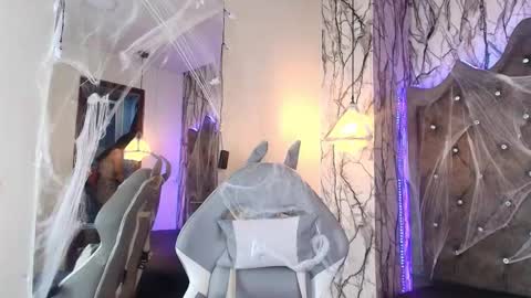   online show from 11.08.25