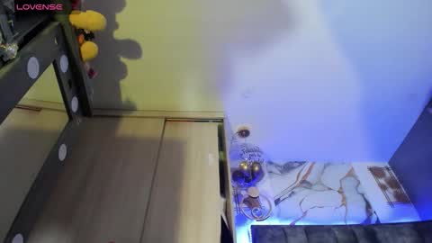 Snapshot of zandraa_milf chatting on 02.18.26 Zandra online show from 02.18.26