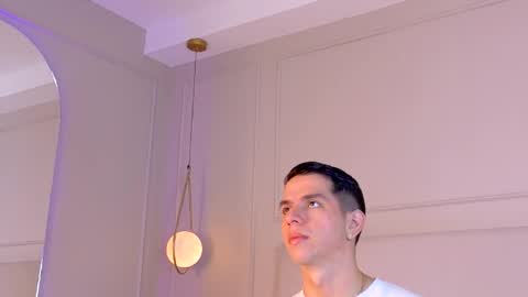 Snapshot of zanedawson chatting on 10.18.25 Zane Dawson online show from 10.18.25