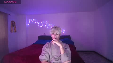 Snapshot of zanty2308 chatting on 12.30.24 Tiiago Mallz online show from 12.30.24