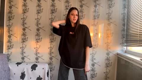 Snapshot of zaracutsforth chatting on 02.28.25 ZARA 18yo online show from 02.28.25