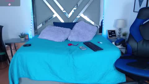 zaradames_ online show from 02.14.25