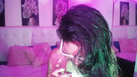 Snapshot of zarahbennet chatting on 06.19.26 Zarah online show from 06.19.26