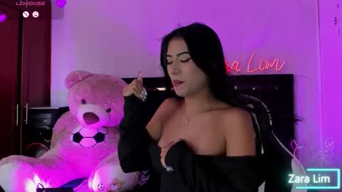 Zara Lim  online show from 09.23.25