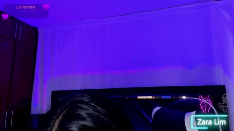 Zara Lim  online show from 11.26.25