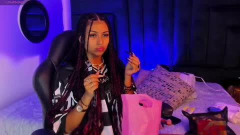 Zara Lim  online show from 12.14.25