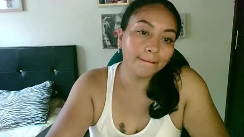 Snapshot of zaray_45bella chatting on 05.26.26 zaray online show from 05.26.26