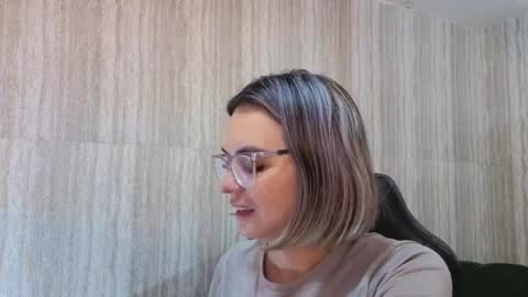Isabella online show from 05.14.26