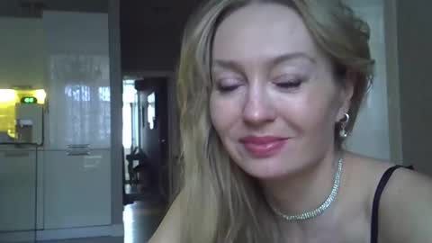 Zarina Swift online show from 01.20.25