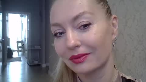 Zarina Swift online show from 02.28.25
