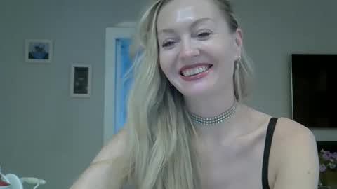 Zarina Swift online show from 09.28.25