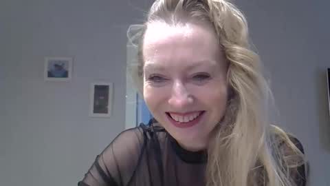 Zarina Swift online show from 10.08.25