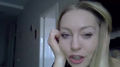 Zarina Swift online show from 11.24.25