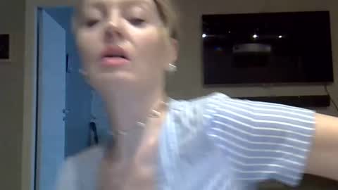 Zarina Swift online show from 04.26.26