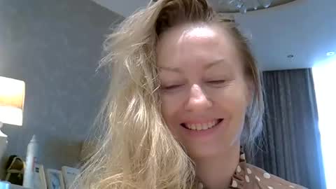 Zarina Swift online show from 05.22.26