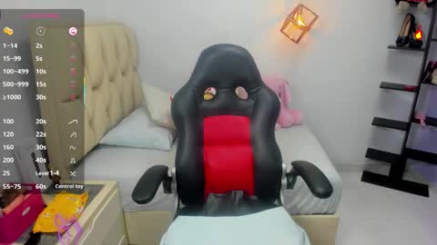 Snapshot of zarith_prada chatting on 11.15.25 zarith_prada online show from 11.15.25