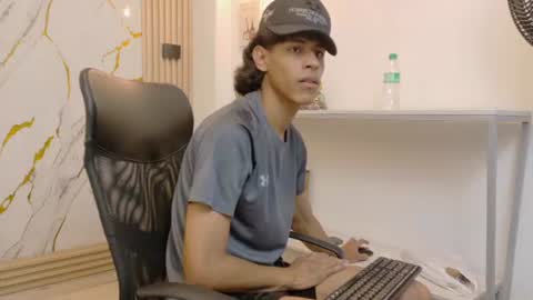 Snapshot of zayn_fox32 chatting on 07.20.26 Zayn online show from 07.20.26