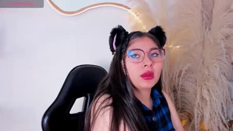 Zelene   online show from 10.08.25