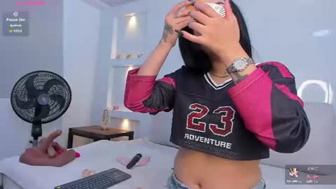 Zenda Evans online show from 06.19.26