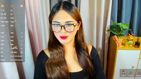 Snapshot of zendaya_amore chatting on 12.16.24 Zendaya online show from 12.16.24