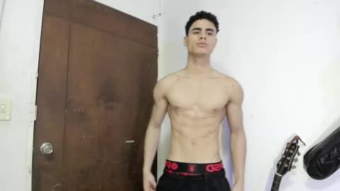 Snapshot of zenhzu chatting on 12.05.24 zenzhu online show from 12.05.24