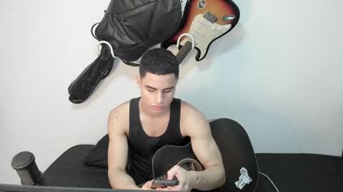 Snapshot of zenhzu chatting on 12.19.24 zenzhu online show from 12.19.24