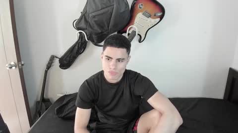 Snapshot of zenhzu chatting on 12.21.24 zenzhu online show from 12.21.24