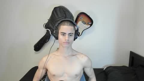 Snapshot of zenhzu chatting on 12.28.24 zenzhu online show from 12.28.24