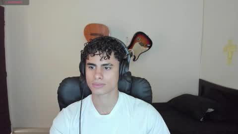 Snapshot of zenhzu chatting on 11.05.25 zenzhu online show from 11.05.25