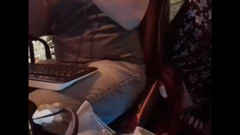 Snapshot of zeroandhero chatting on 02.19.25 zero online show from 02.19.25