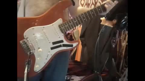 Snapshot of zeroandhero chatting on 12.04.25 zero online show from 12.04.25