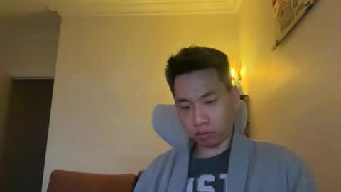 Snapshot of zeroventure chatting on 12.20.25 zeroventure online show from 12.20.25