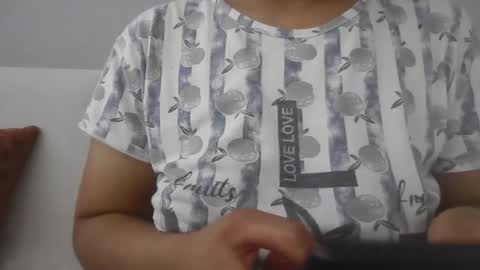 Snapshot of zeyzeysuuuu chatting on 10.19.25 zeyzeysuuuu online show from 10.19.25