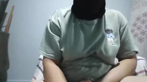 Snapshot of zeyzeysuuuu chatting on 10.22.25 zeyzeysuuuu online show from 10.22.25