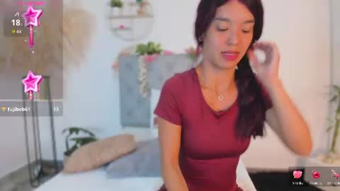 Snapshot of zhafiro_ chatting on 06.18.26 Zhafi online show from 06.18.26