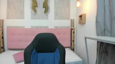 ZHAMIRA  ANDRES online show from 01.15.26