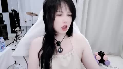 Snapshot of zhen0 chatting on 06.18.26 zhen online show from 06.18.26