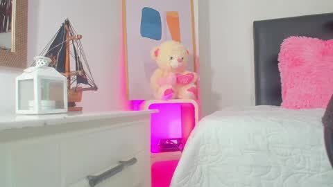 zhia  zeus online show from 03.17.26