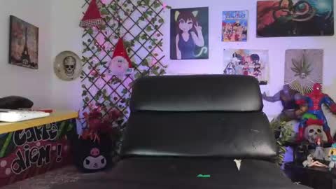 Snapshot of zhirleyada chatting on 11.21.25 zhirleyada online show from 11.21.25