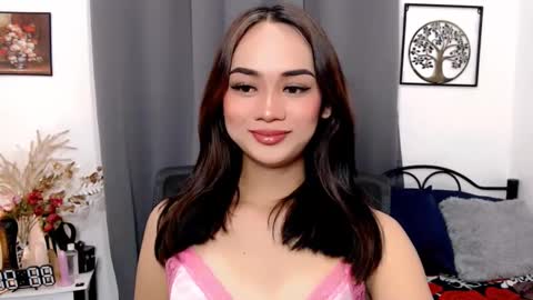 Snapshot of zialustts chatting on 03.12.25 Zia online show from 03.12.25