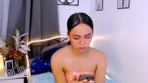 Snapshot of zialustts chatting on 11.23.25 Zia online show from 11.23.25