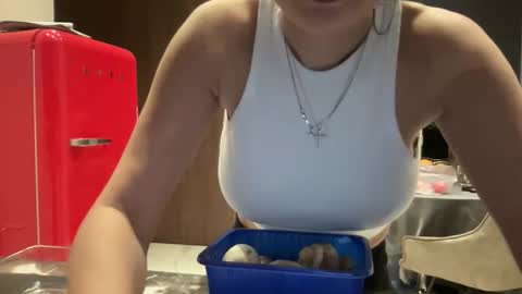 Nensi online show from 11.21.25