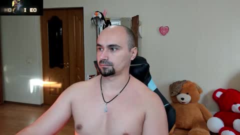 Ziesh online show from 10.14.25